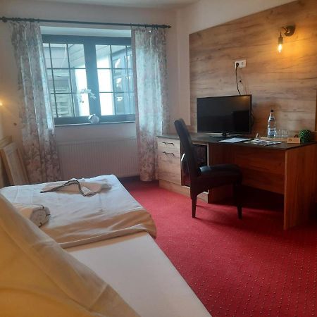 Hotel Haus Krone Bexbach Exterior foto
