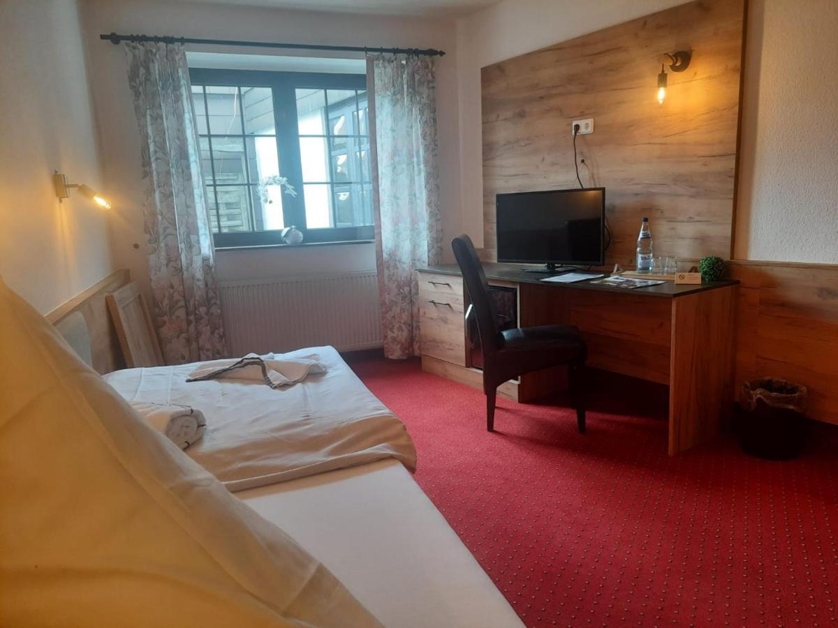 Hotel Haus Krone Bexbach Exterior foto