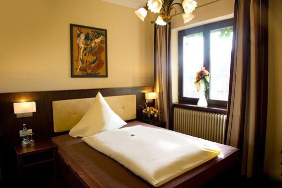 Hotel Haus Krone Bexbach Quarto foto